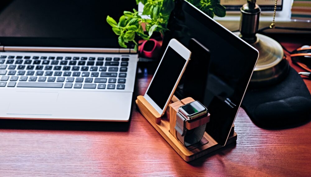 Communication set with wooden stand, smart watch, tablet PC Communication set with wooden stand, smart watch, tablet PC